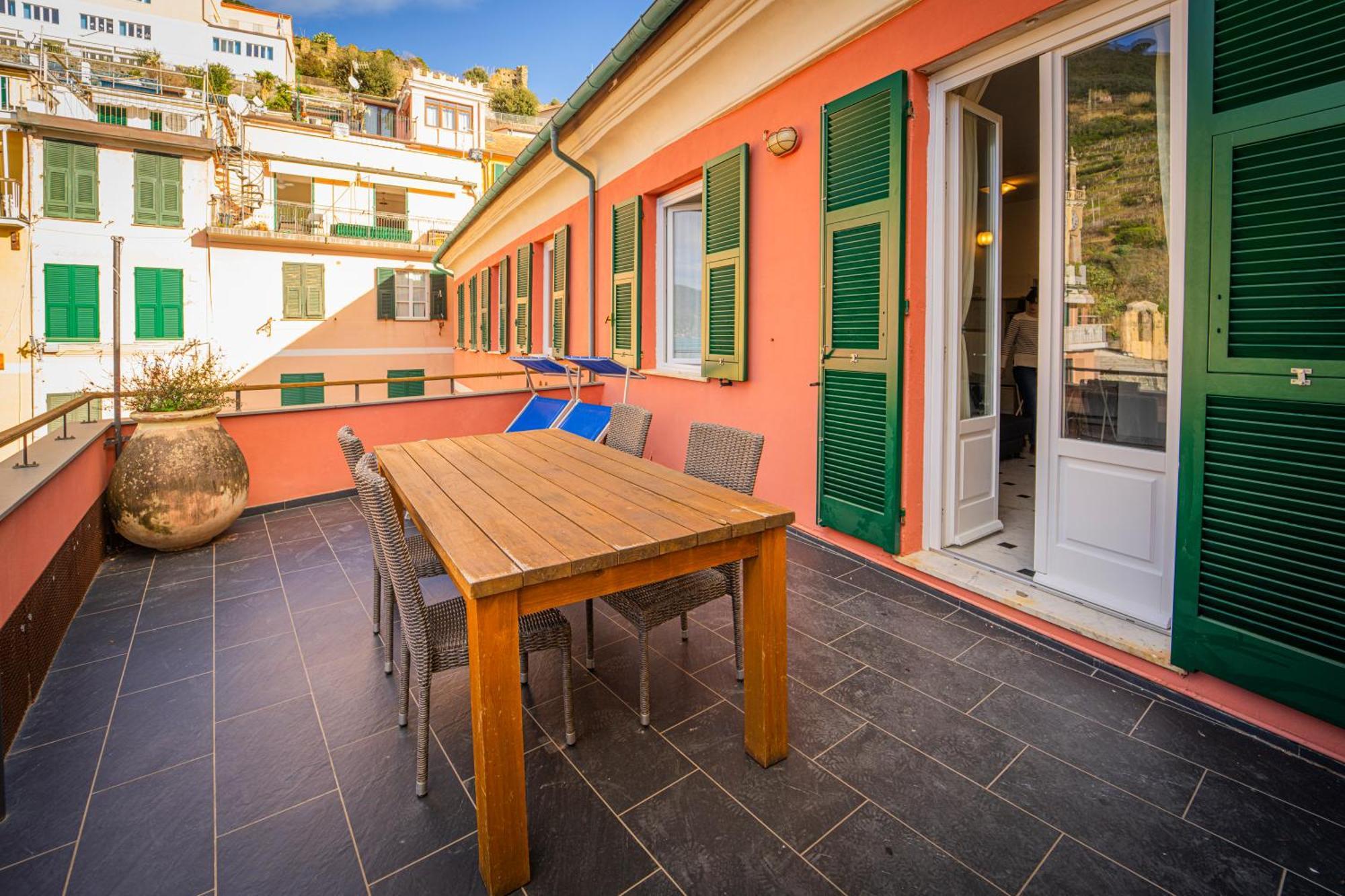 La Casa Di Eroico Vino Aparthotel Vernazza Exterior photo
